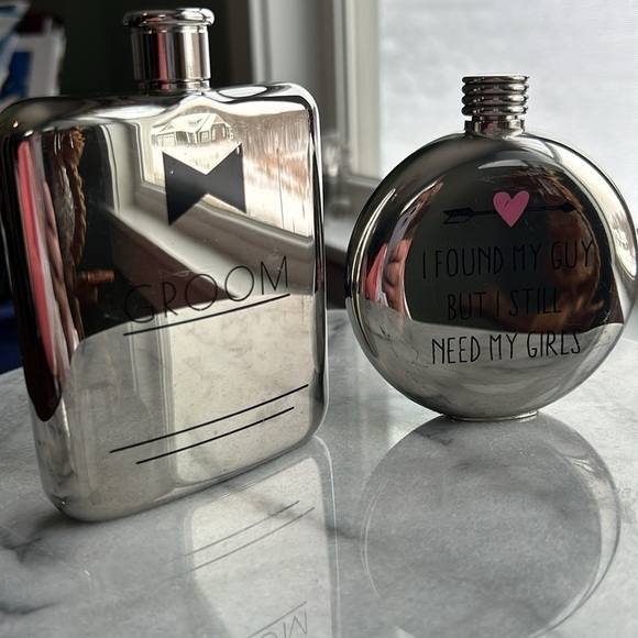 Bride and groom flasks stainless steel groom 6oz bride 4.5 oz screw off lids - Picture 10 of 13